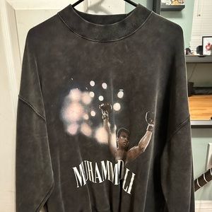 Abercrombie and Fitch oversized Large muhammad ali crewneck